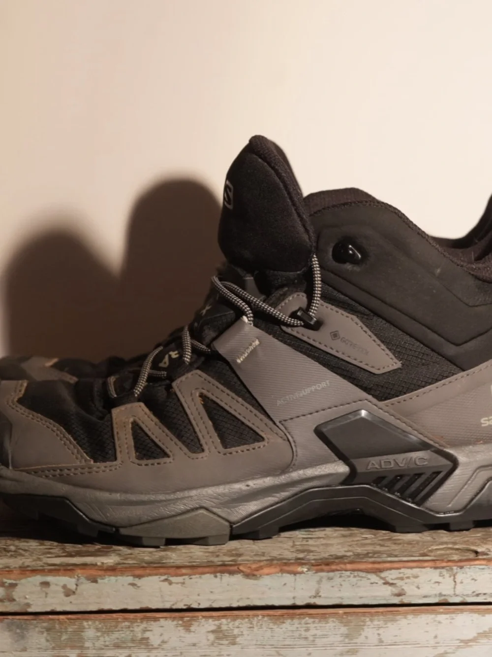 Salomon X Ultra 4 Mid GTX Gore-Tex Hiking Boots – Black/Grey